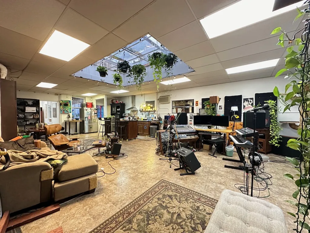 3605 N Damen Ave, ,  60618, USA 60618-unit#1R-Chicago-IL