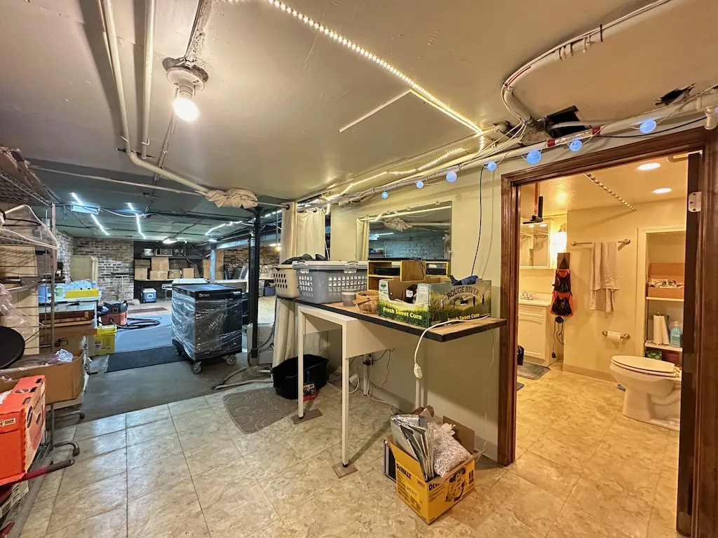 3605 N Damen Ave, ,  60618, USA 60618-unit#1R-Chicago-IL