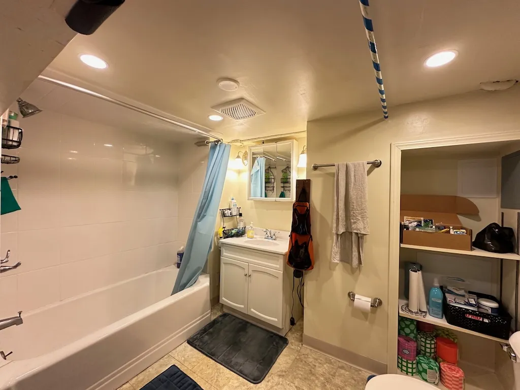 3605 N Damen Ave, ,  60618, USA 60618-unit#1R-Chicago-IL