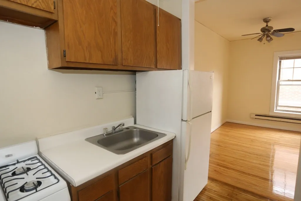 626 W Barry Ave, ,  60657, USA 60657-unit#3N-Chicago-IL