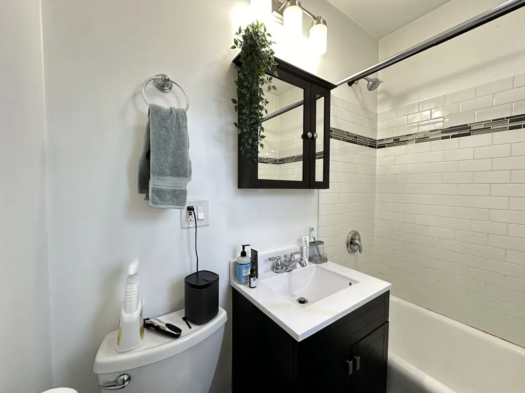 3345 N Marshfield Ave, ,  60657, USA 60657-unit#402-Chicago-IL