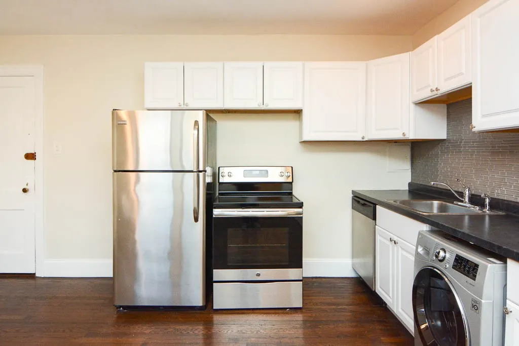 3345 N Marshfield Ave, , 60657, USA 60657-unit#202-Chicago-IL