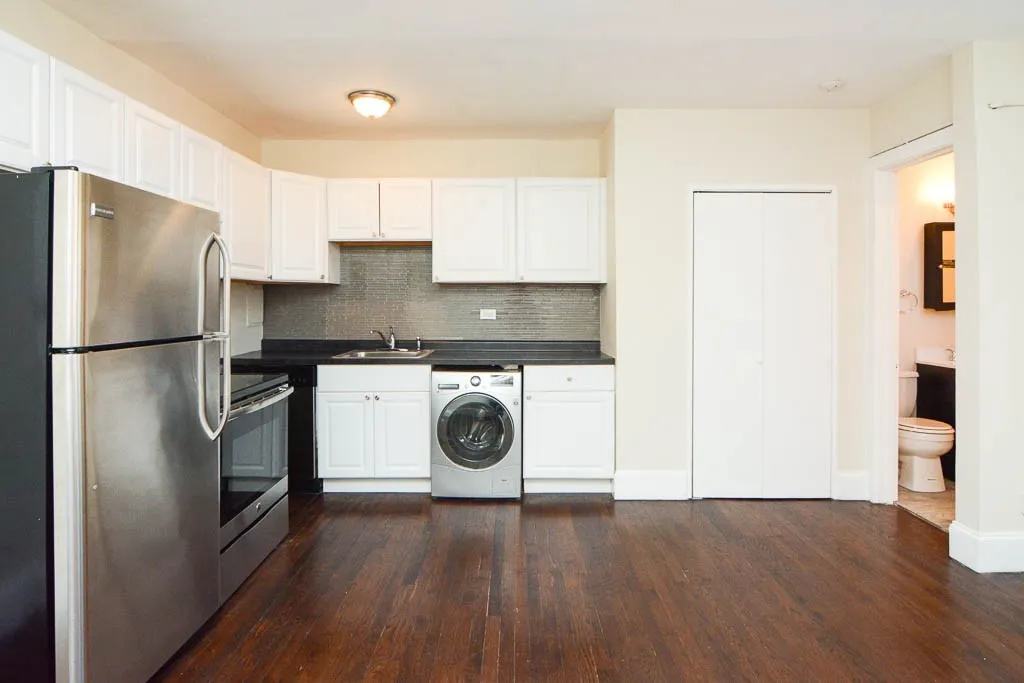 3345 N Marshfield Ave, , 60657, USA 60657-unit#202-Chicago-IL