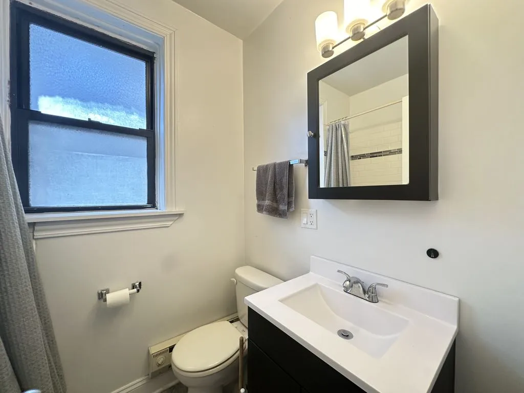 3345 N Marshfield Ave, ,  60657, USA 60657-unit#406-Chicago-IL