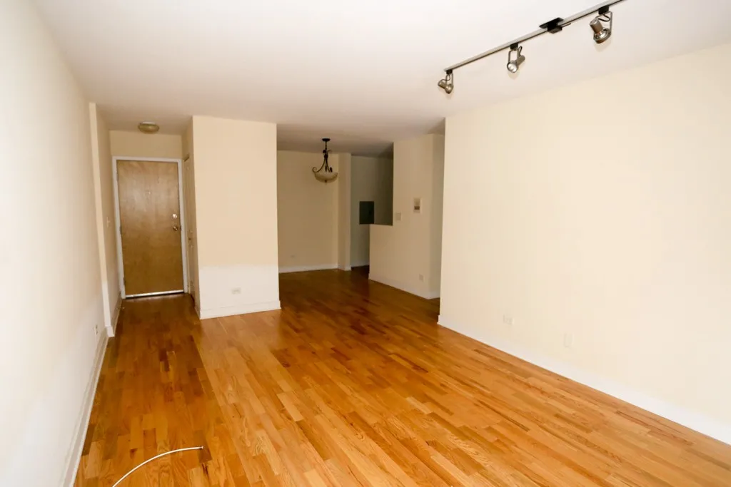 625 W Wrightwood Ave, ,  60614, USA 60614-unit#215-Chicago-IL