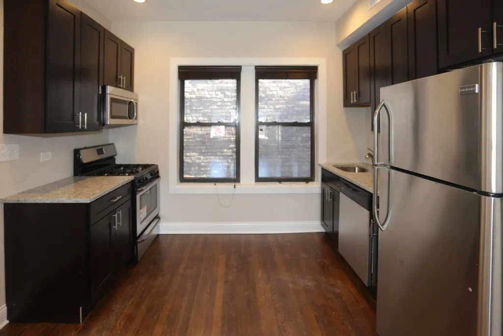 527 W Barry Ave, ,  60657, USA 60657-unit#2N-Chicago-IL