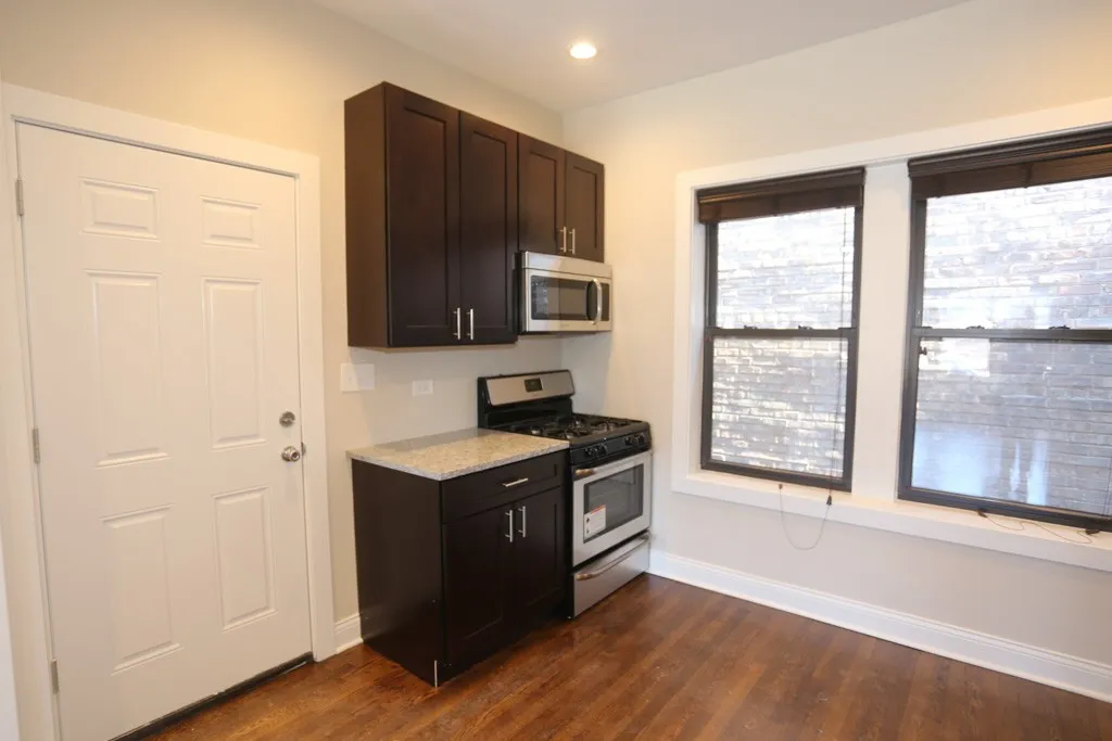 527 W Barry Ave, ,  60657, USA 60657-unit#2N-Chicago-IL