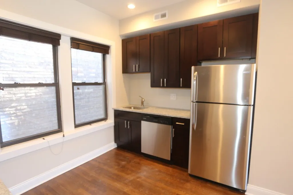 527 W Barry Ave, ,  60657, USA 60657-unit#2N-Chicago-IL