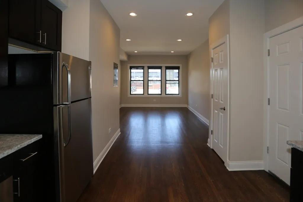 527 W Barry Ave, ,  60657, USA 60657-unit#2N-Chicago-IL