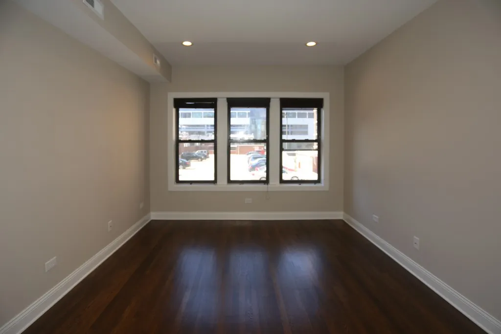 527 W Barry Ave, ,  60657, USA 60657-unit#2N-Chicago-IL