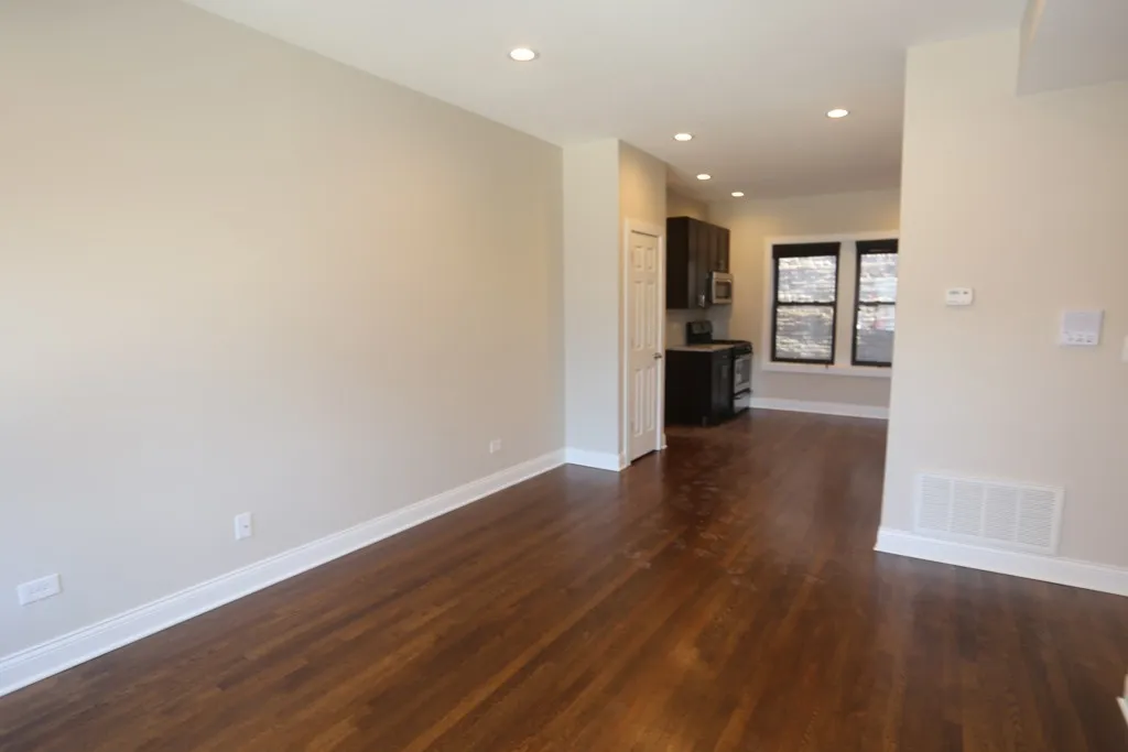 527 W Barry Ave, ,  60657, USA 60657-unit#2N-Chicago-IL