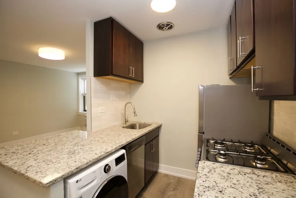 445 W Barry Ave, ,  60657, USA 60657-unit#321-Chicago-IL