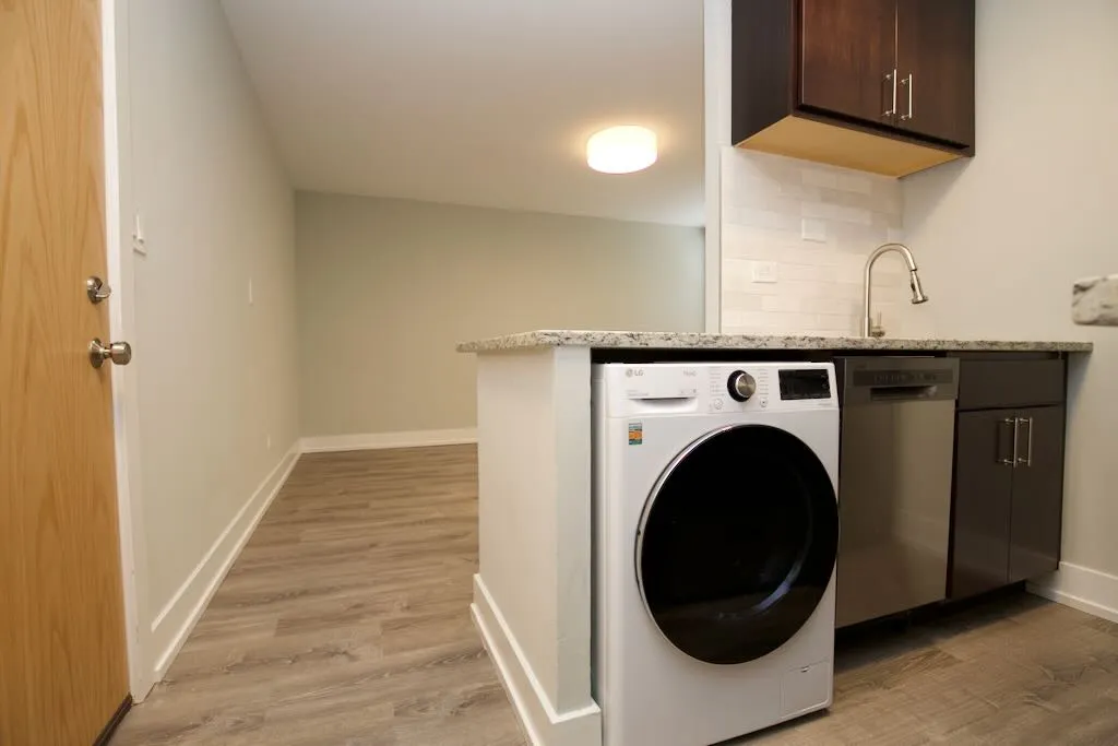 445 W Barry Ave, ,  60657, USA 60657-unit#321-Chicago-IL