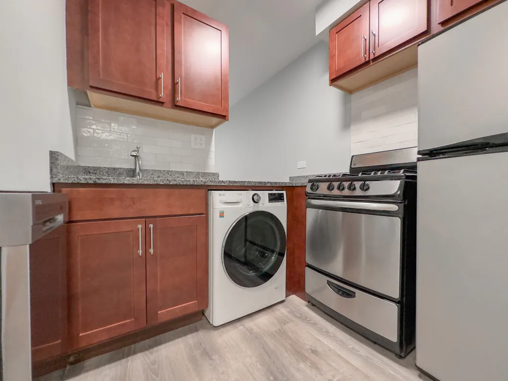 445 W Barry Ave, ,  60657, USA 60657-unit#323-Chicago-IL