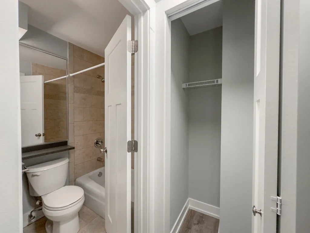 445 W Barry Ave, ,  60657, USA 60657-unit#323-Chicago-IL