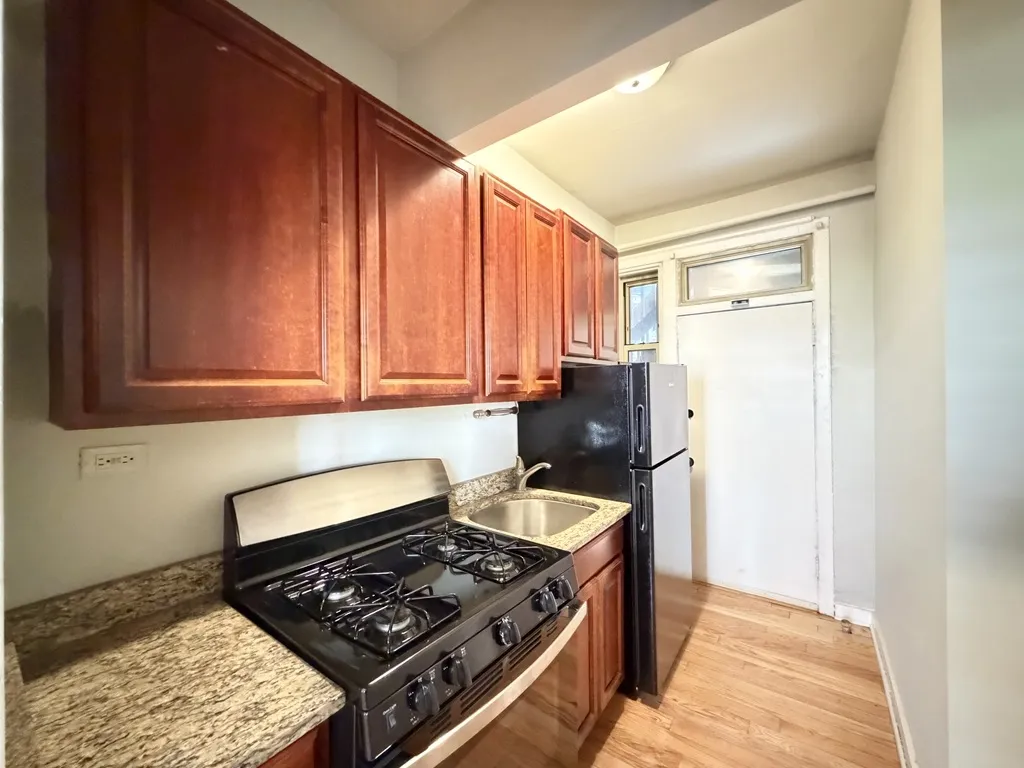 546 W Surf St, ,  60657, USA 60657-unit#G-Chicago-IL