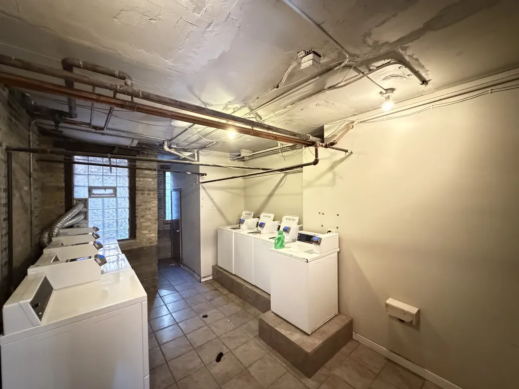 546 W Surf St, ,  60657, USA 60657-unit#G-Chicago-IL
