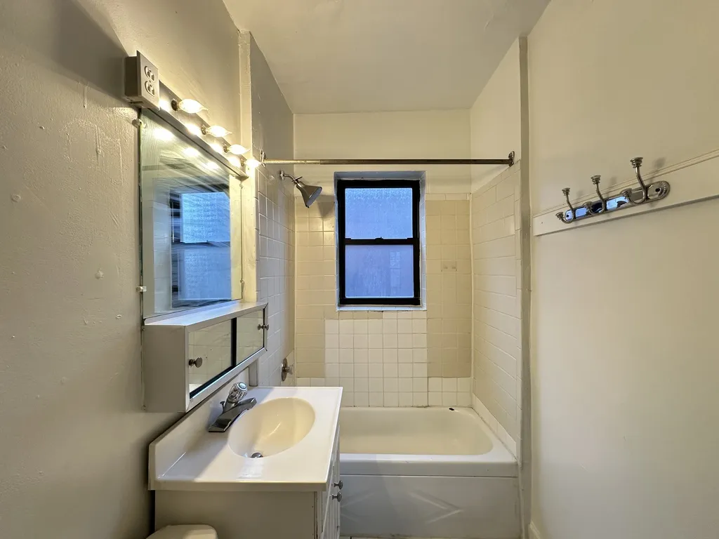 3002 N Racine Ave, ,  60657, USA 60657-unit#2-Chicago-IL