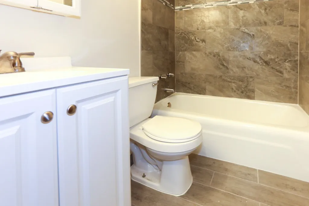 1040 W Hollywood Ave, , 60660, USA 60660-unit#305-Chicago-IL