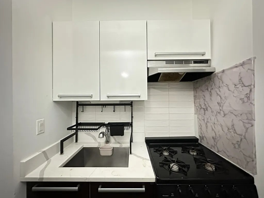 5054 N Winthrop Ave, ,  60640, USA 60640-unit#211-Chicago-IL