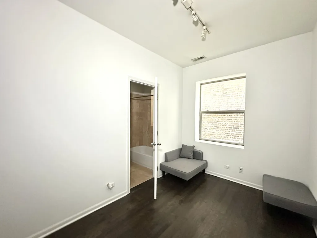 5054 N Winthrop Ave, ,  60640, USA 60640-unit#211-Chicago-IL