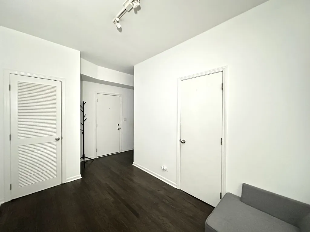 5054 N Winthrop Ave, ,  60640, USA 60640-unit#211-Chicago-IL