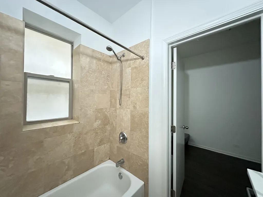 5054 N Winthrop Ave, ,  60640, USA 60640-unit#211-Chicago-IL