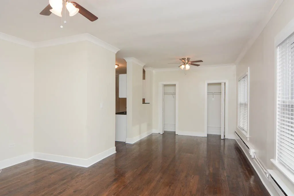 724 W Roscoe St, ,  60657, USA 60657-unit#1S-Chicago-IL