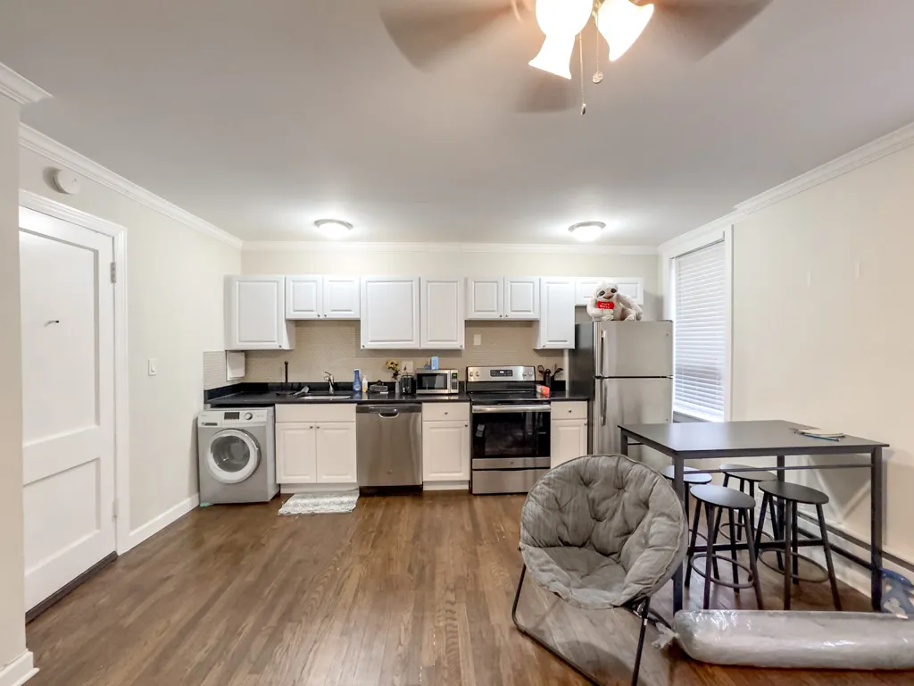 3345 N Marshfield Ave, ,  60657, USA 60657-unit#201-Chicago-IL