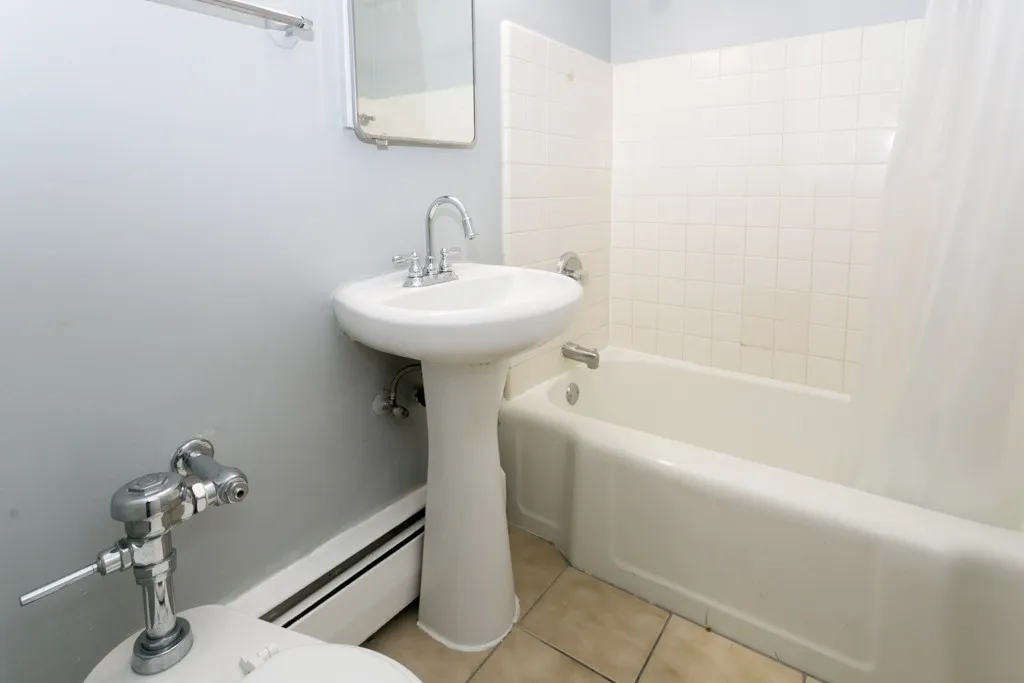 7333 N Ridge Blvd, ,  60645, USA 60645-unit#105-Chicago-IL