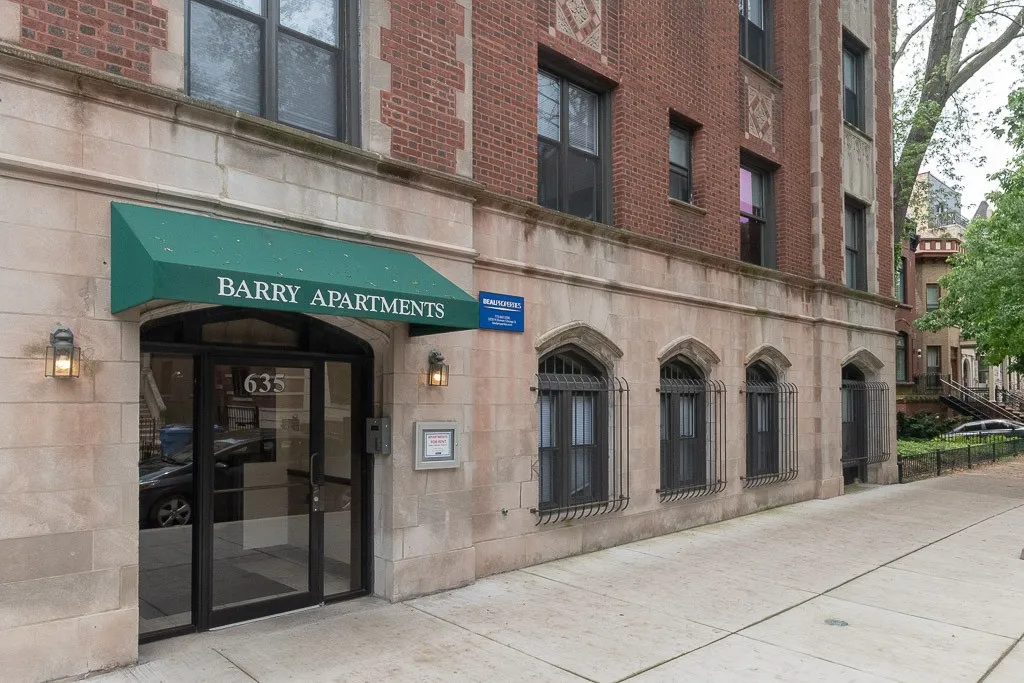 635 W Barry Ave, , 60657, USA 60657-unit#401-Chicago-IL
