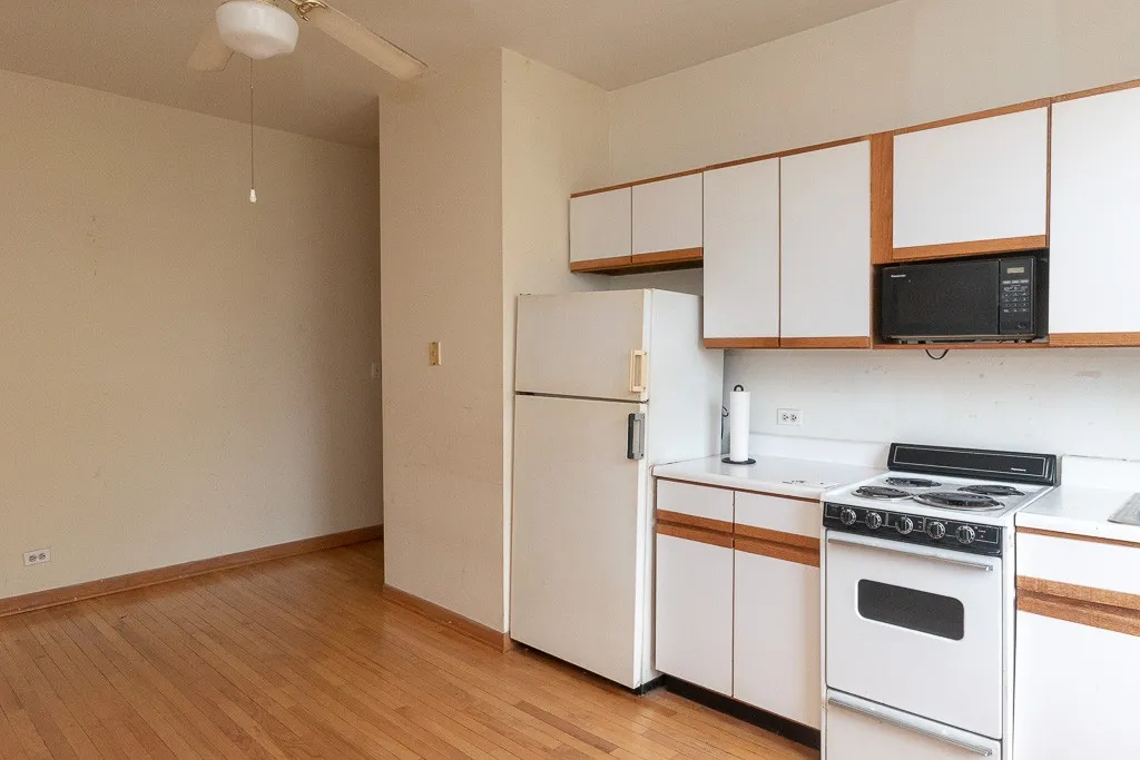 635 W Barry Ave, , 60657, USA 60657-unit#401-Chicago-IL