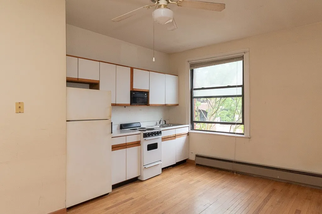 635 W Barry Ave, , 60657, USA 60657-unit#401-Chicago-IL