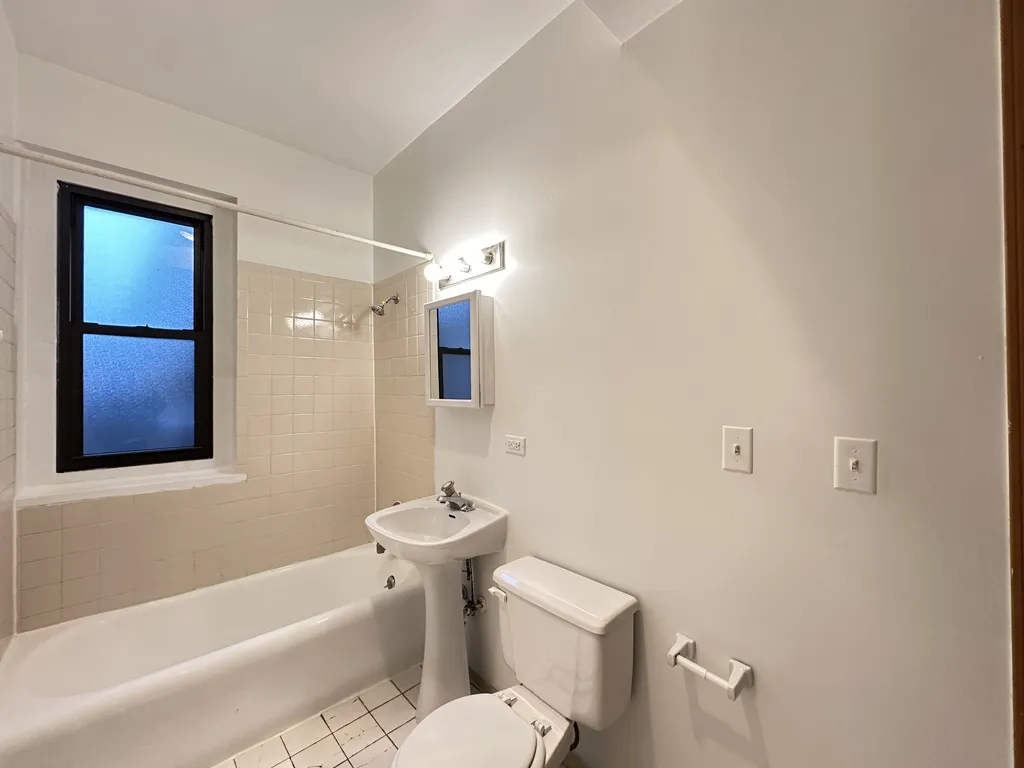 635 W Barry Ave, ,  60657, USA 60657-unit#401-Chicago-IL