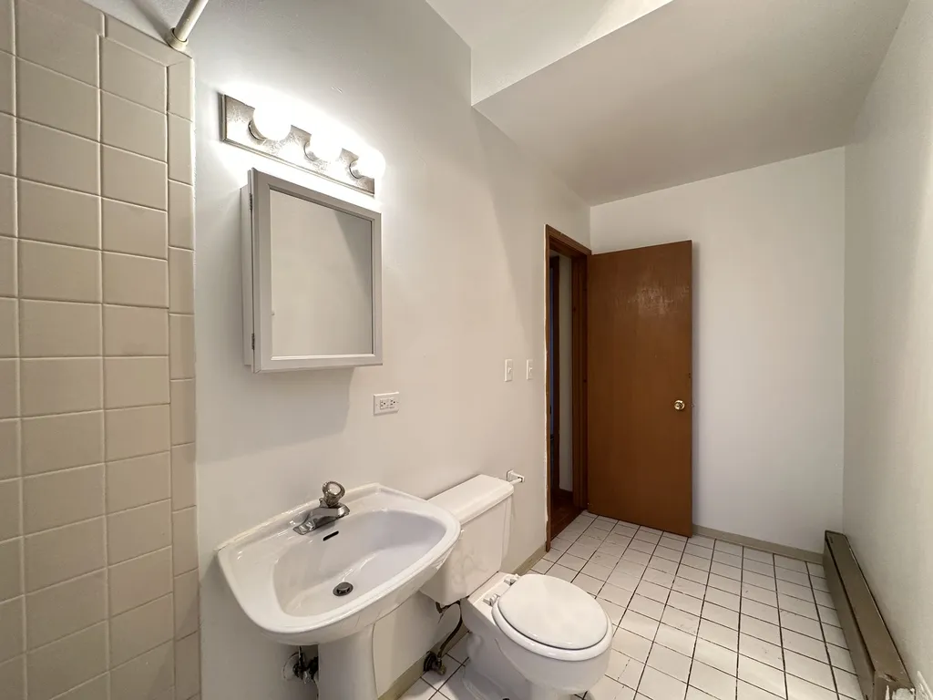 635 W Barry Ave, ,  60657, USA 60657-unit#401-Chicago-IL