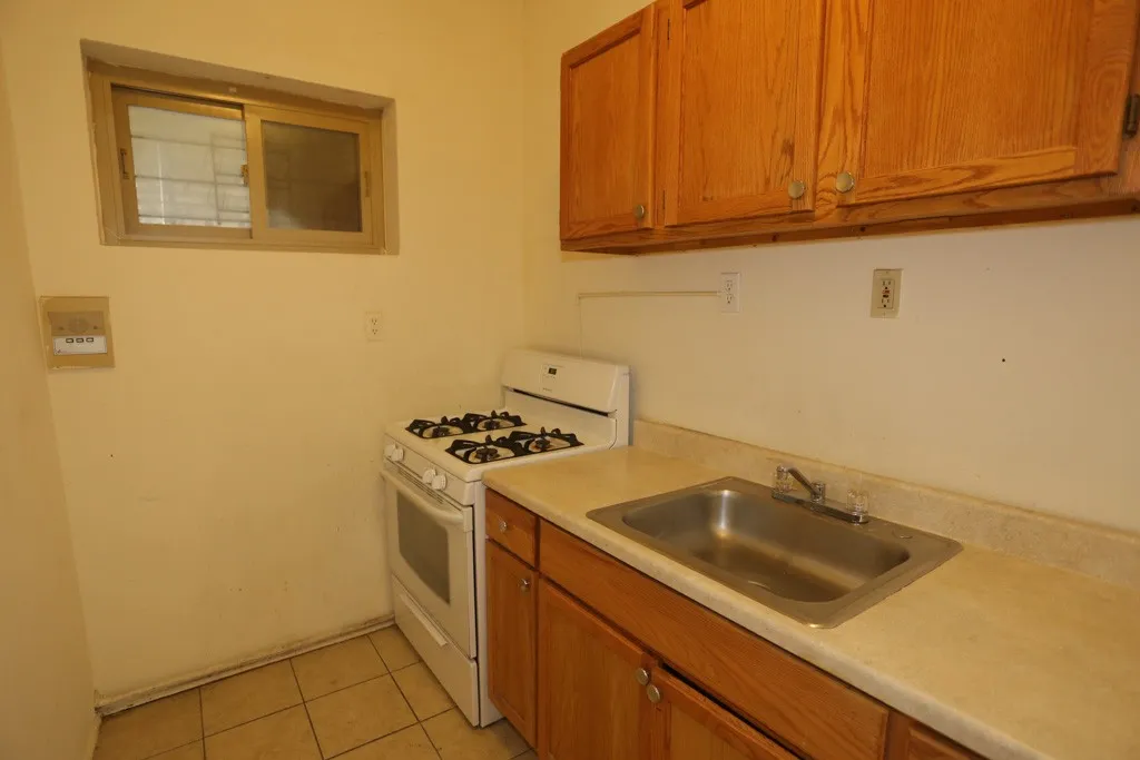 1212 W Thorndale Ave, ,  60660, USA 60626-unit#4-Chicago-IL