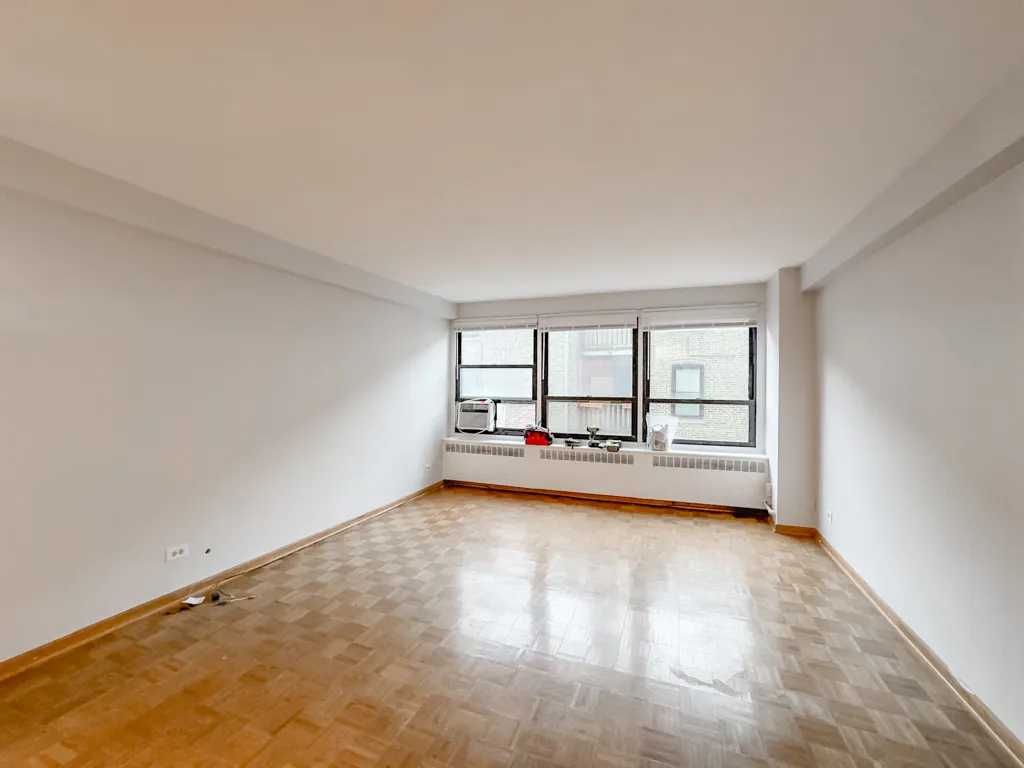 4180 N Marine Dr, ,  60613, USA 60613-unit#310-Chicago-IL