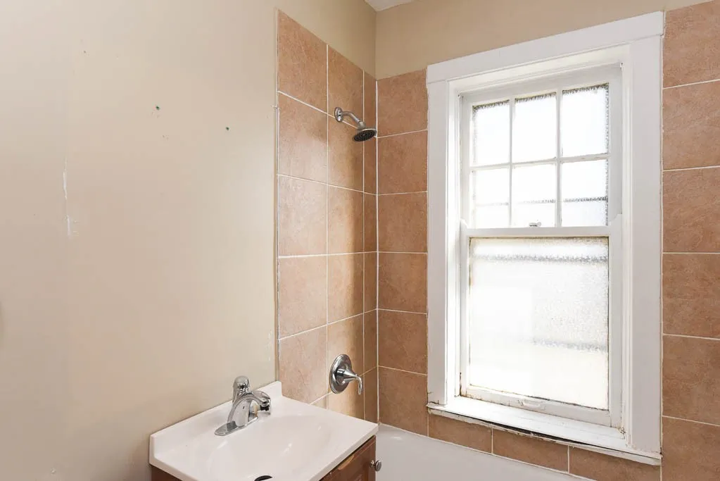 2100 W Ainslie St, ,  60625, USA 60625-unit#2E-Chicago-IL