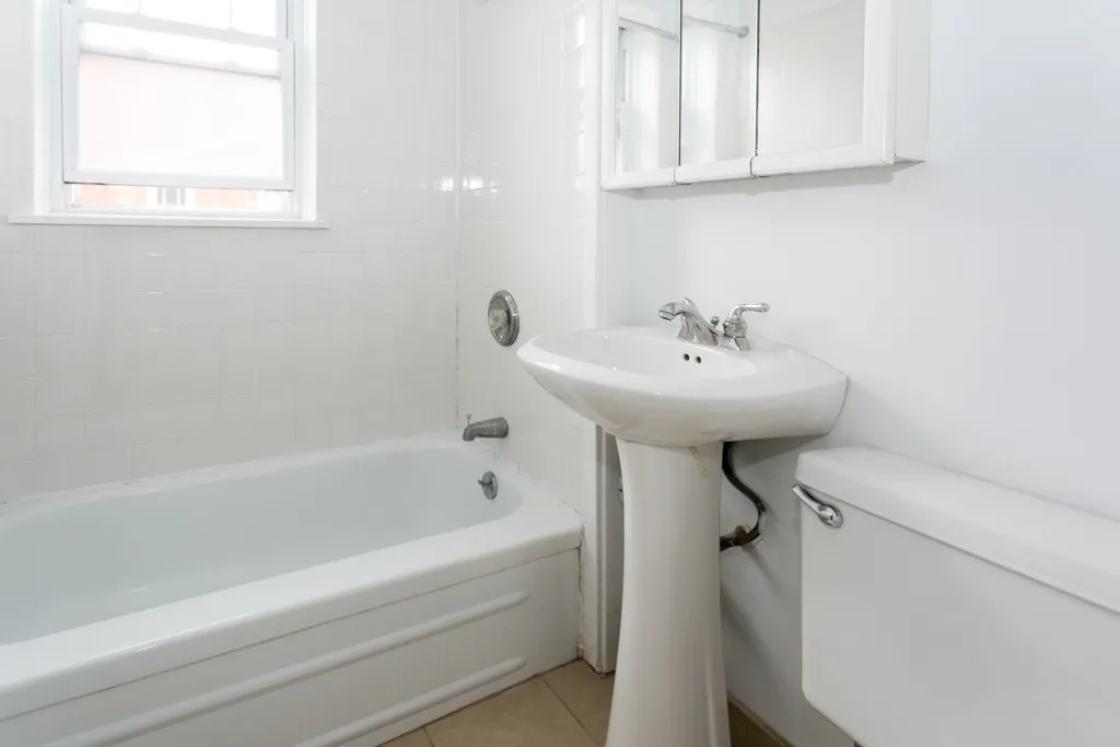 957 W Cornelia Ave, ,  60657, USA 60657-unit#2A-Chicago-IL