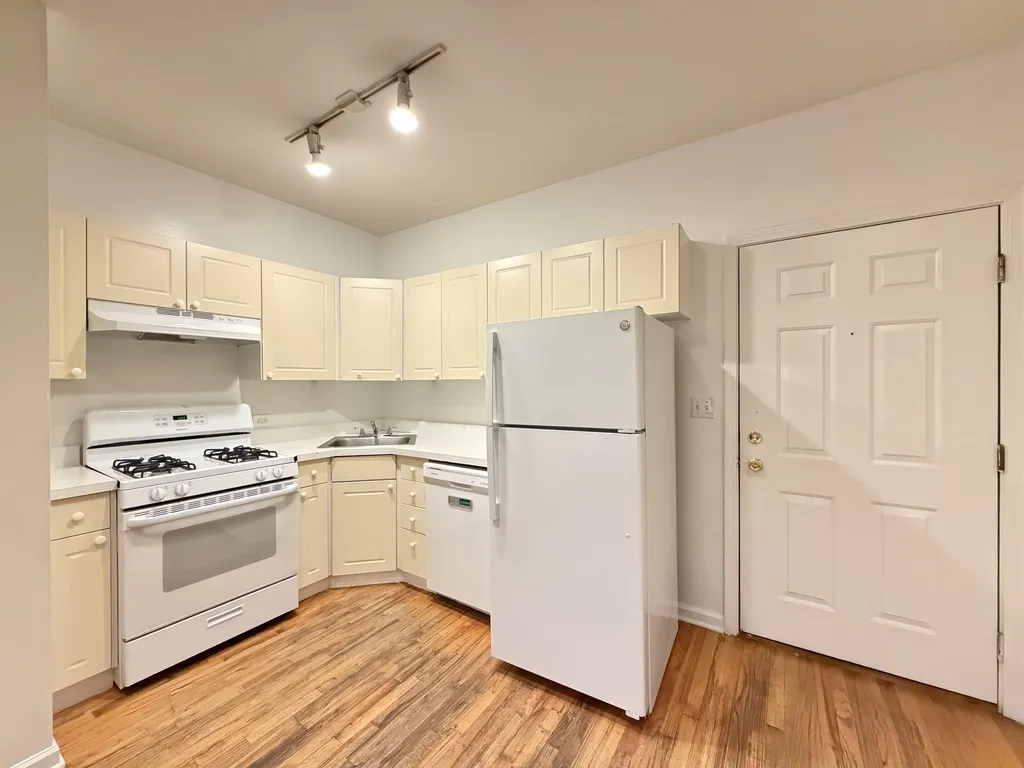 917 W Dakin St, ,  60613, USA 60613-unit#203-Chicago-IL
