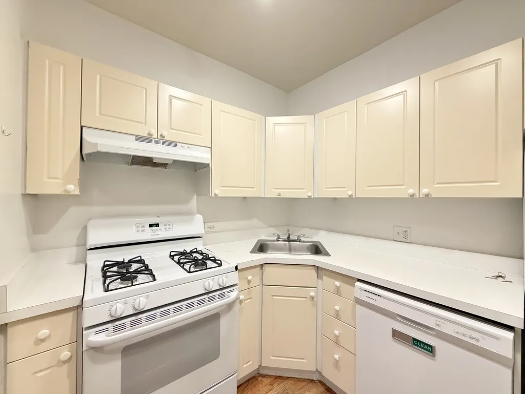 917 W Dakin St, ,  60613, USA 60613-unit#203-Chicago-IL