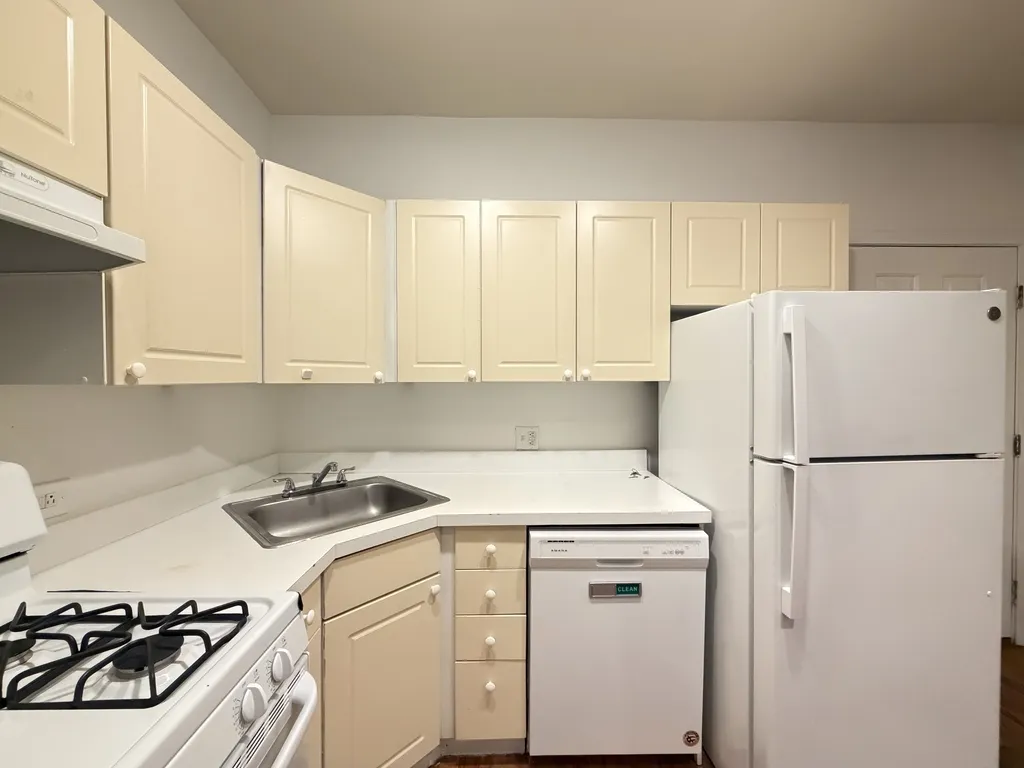 917 W Dakin St, ,  60613, USA 60613-unit#203-Chicago-IL