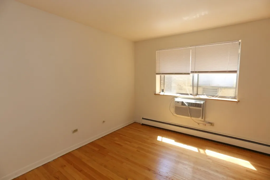 510 W Briar Pl, ,  60657, USA 60657-unit#209-Chicago-IL