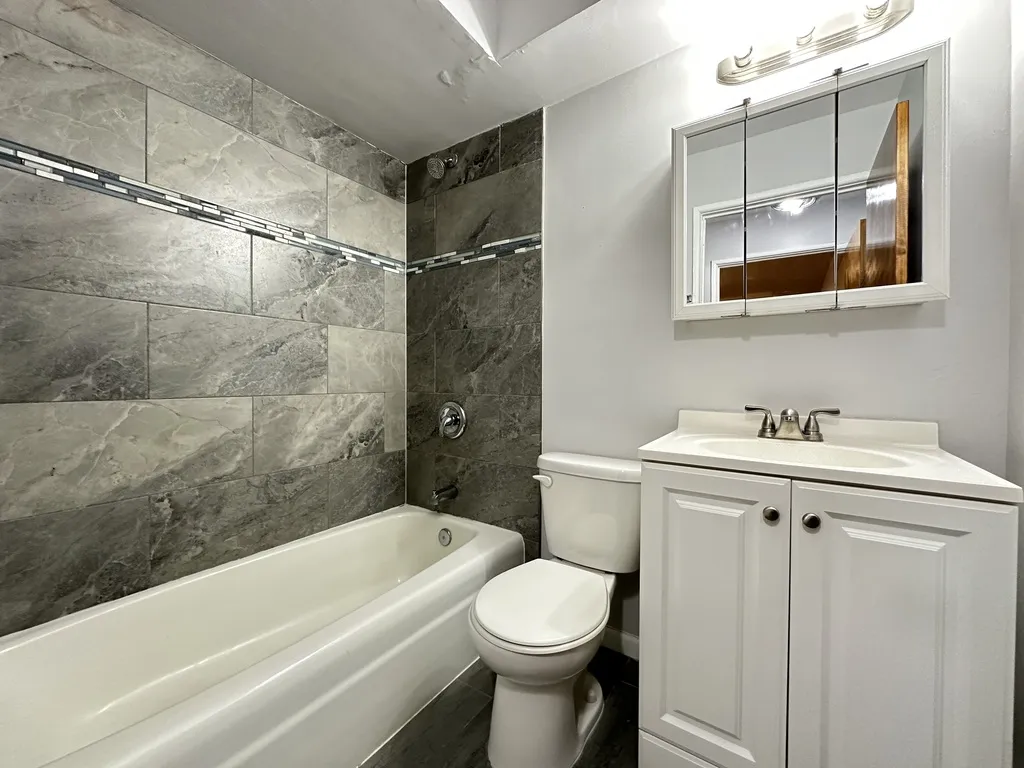 1040 W Hollywood Ave, ,  60660, USA 60660-unit#218-Chicago-IL