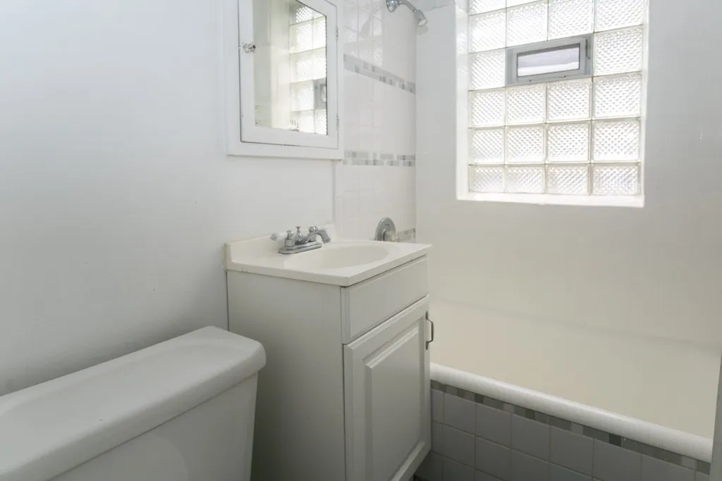 5516 N Kenmore Ave, ,  60640, USA 60640-unit#404-Chicago-IL
