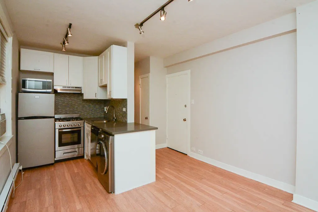 511 W Belmont Ave, ,  60657, USA 60657-unit#23-Chicago-IL