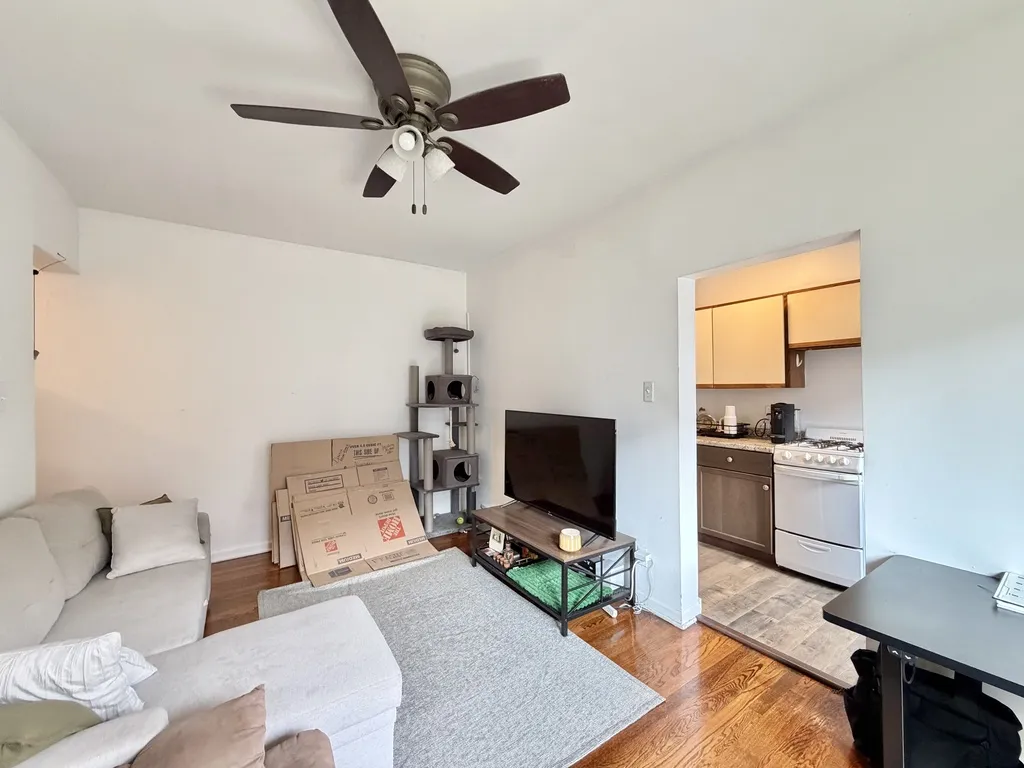 3032 N Halsted St, ,  60657, USA 60657-unit#2D-Chicago-IL