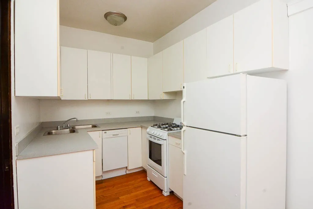 816 W Waveland Ave, ,  60613, USA 60613-unit#11-Chicago-IL