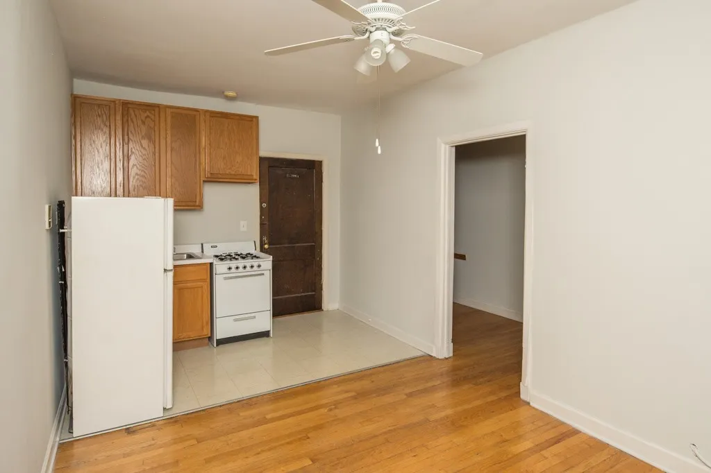 1050 W George St, , 60657, USA 60657-unit#305-Chicago-IL