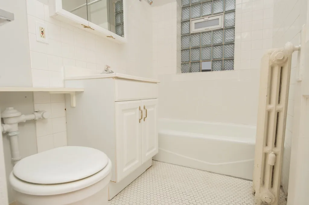 1050 W George St, , 60657, USA 60657-unit#305-Chicago-IL